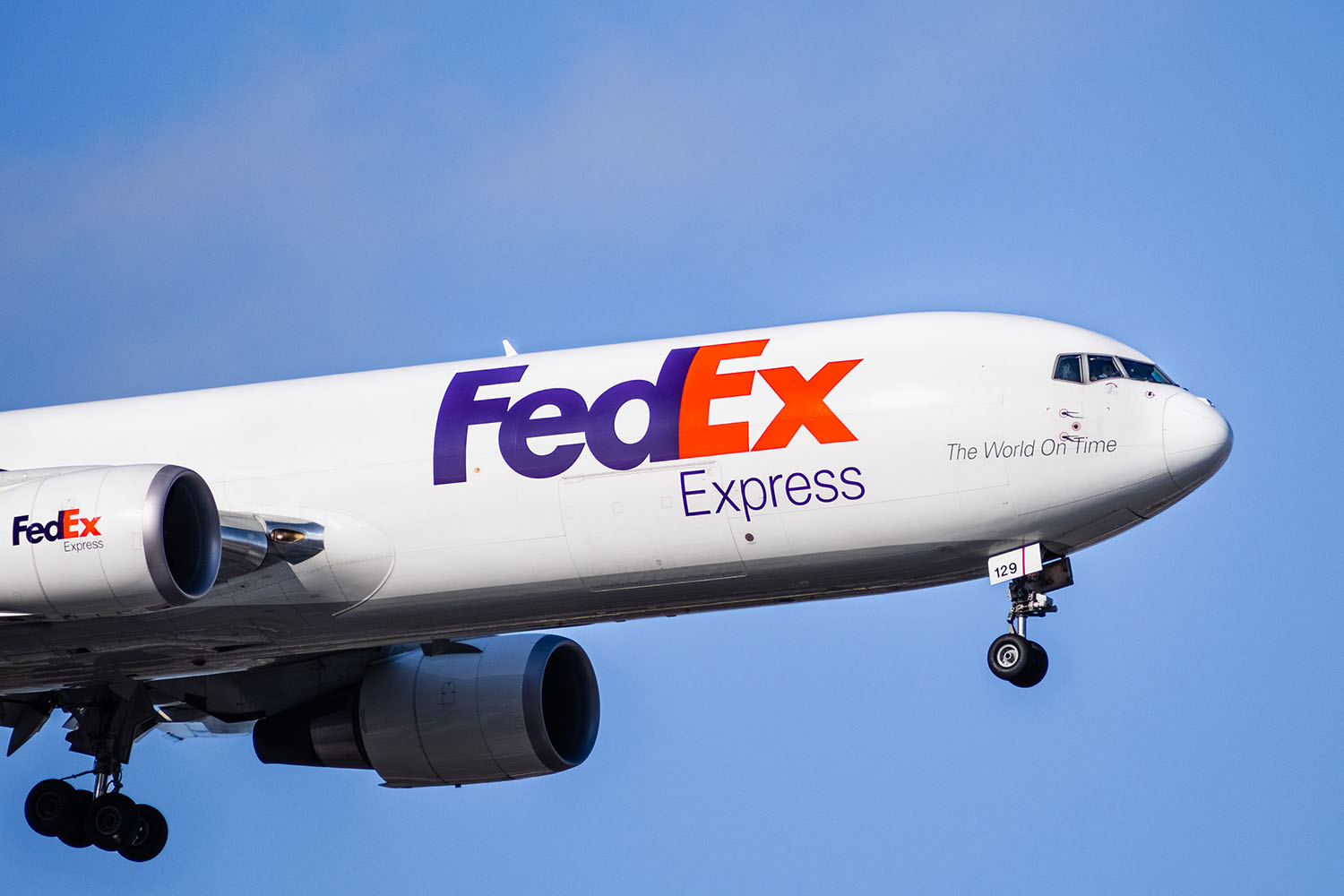 fedex plane