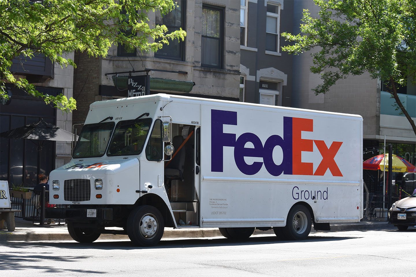 fedex truck