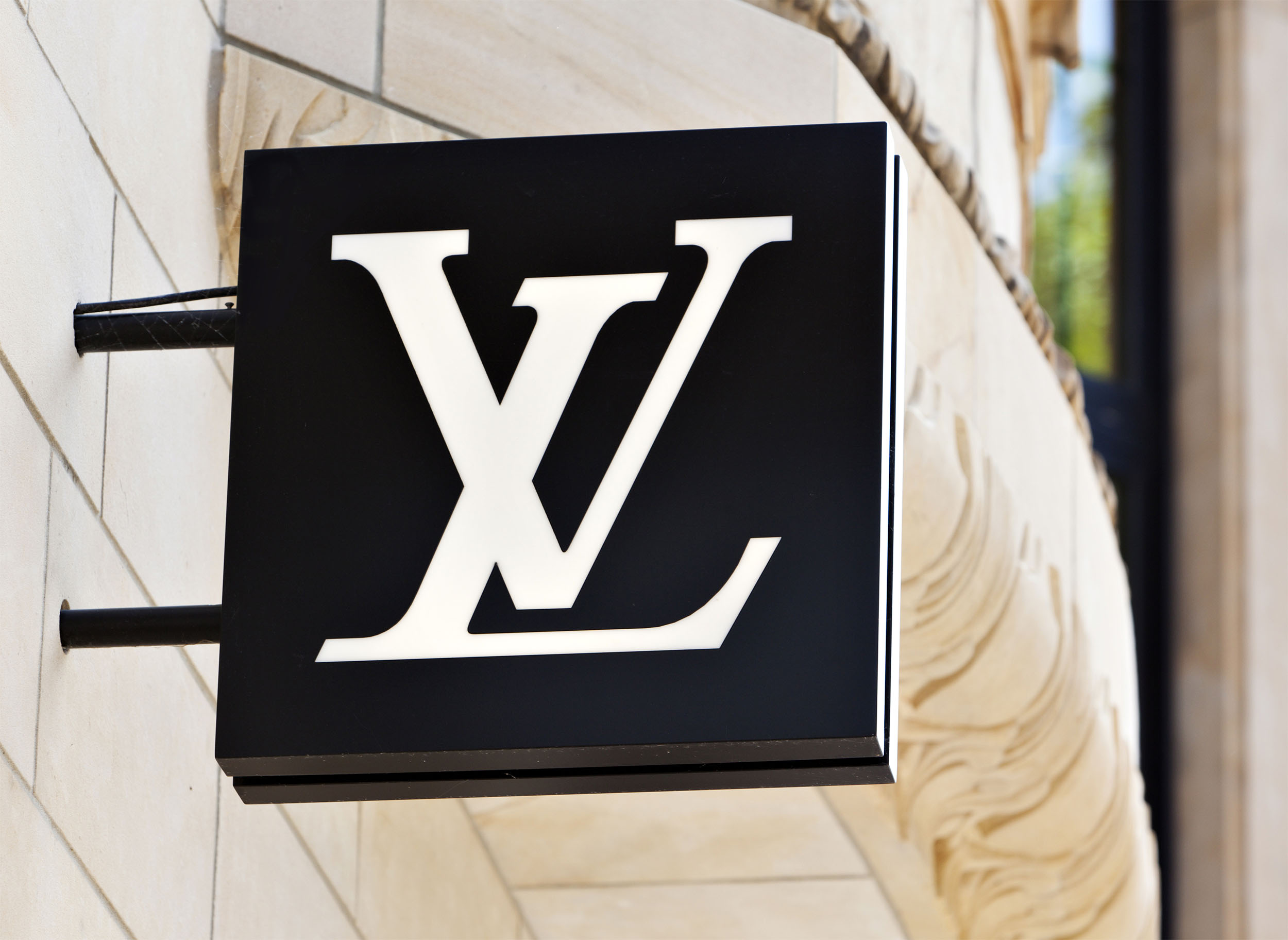 louis vuitton monogram logo